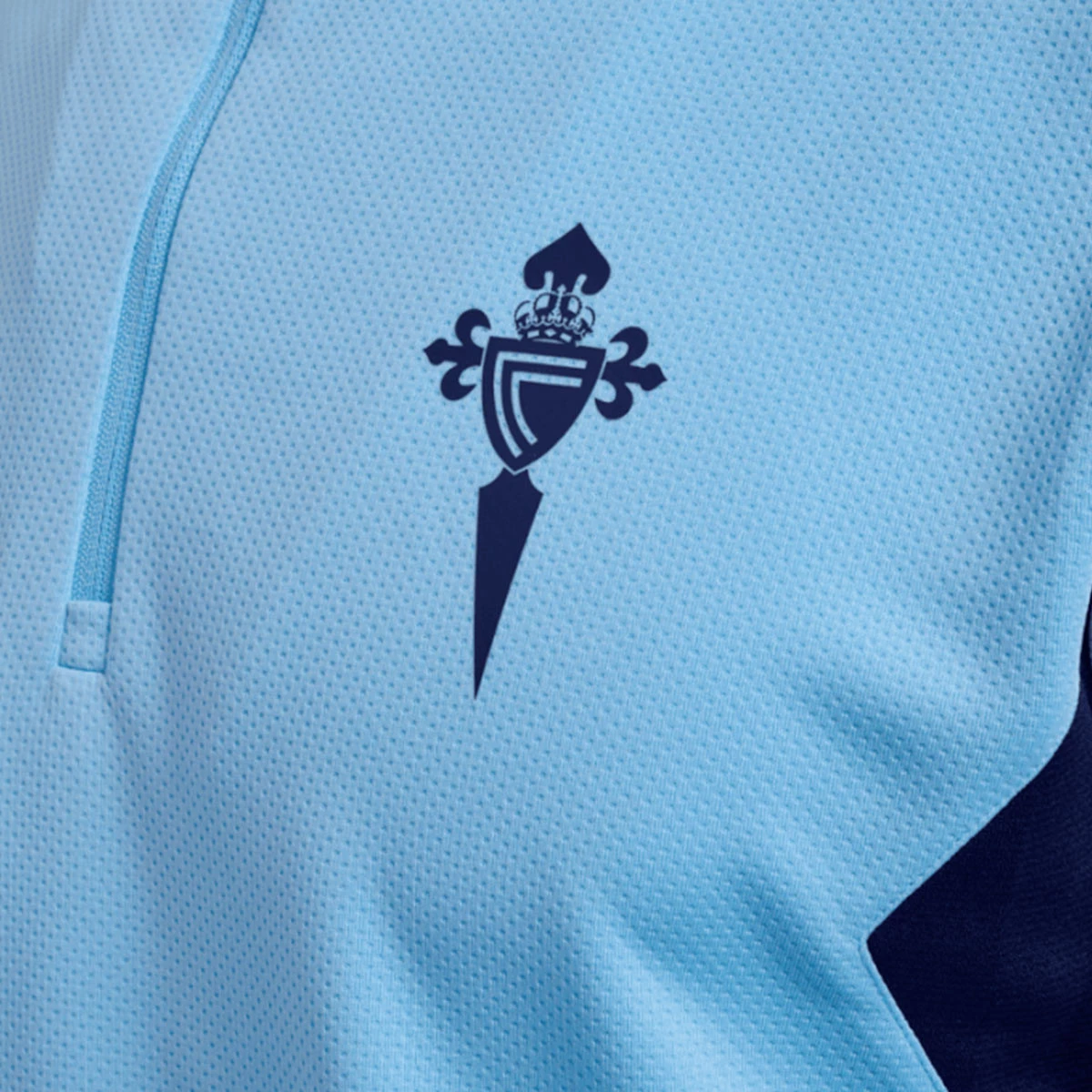 HUMMEL KINDEREN CELTA DE VIGO 20242025 TRAINING SWEATSHIRT